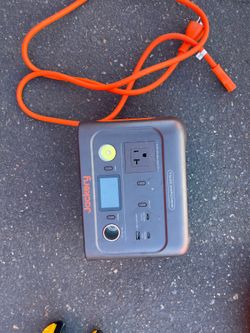 Jackery Explorer 300 with solar
