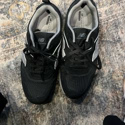 New Balance Tennis Shoes 