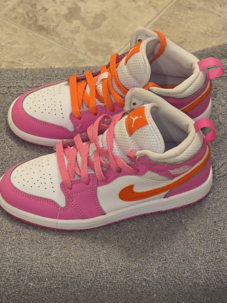 NIKE AIR JORDANS  1 Mid PinkSicle