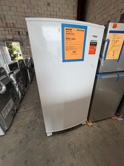 Whirlpool Upright Freezer White