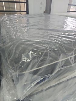 Queen Sizes Mattress And Box Spring