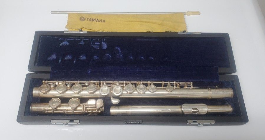 Yamaha Solid Silver Flute YFL-42 RARE Vintage Intermediate Model With Case