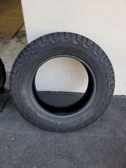Cooper Discoverer AT3 LT275 65r20