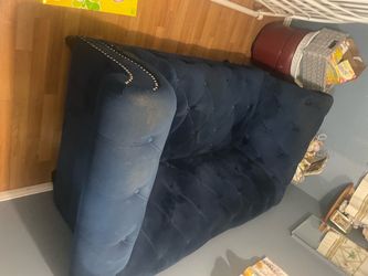 Navy Blue Tufted Velvet Accent sofa