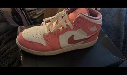 Air Jordan 1 Mid, Coral, 7Y