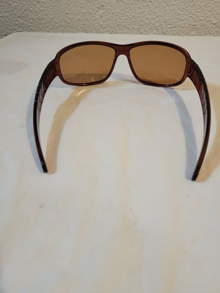 LIGHTWEIGHT SPORT FRAME CYCLING SUNGLASSES WITH HIGH QUALITY LENSES