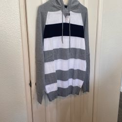 Hooded Sweater Size L $3
