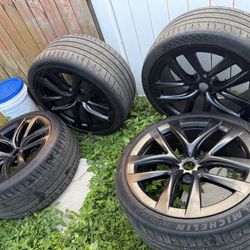 Tesla Model S Plaid 21” Arachnid Wheels