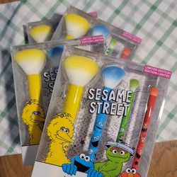 Wet And Wild Sesame Street Makeup Brush Set