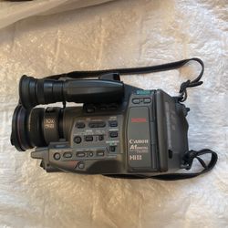 Cannon A1 8mm Digital Camera And Recorder With Microphone And Carrying Case