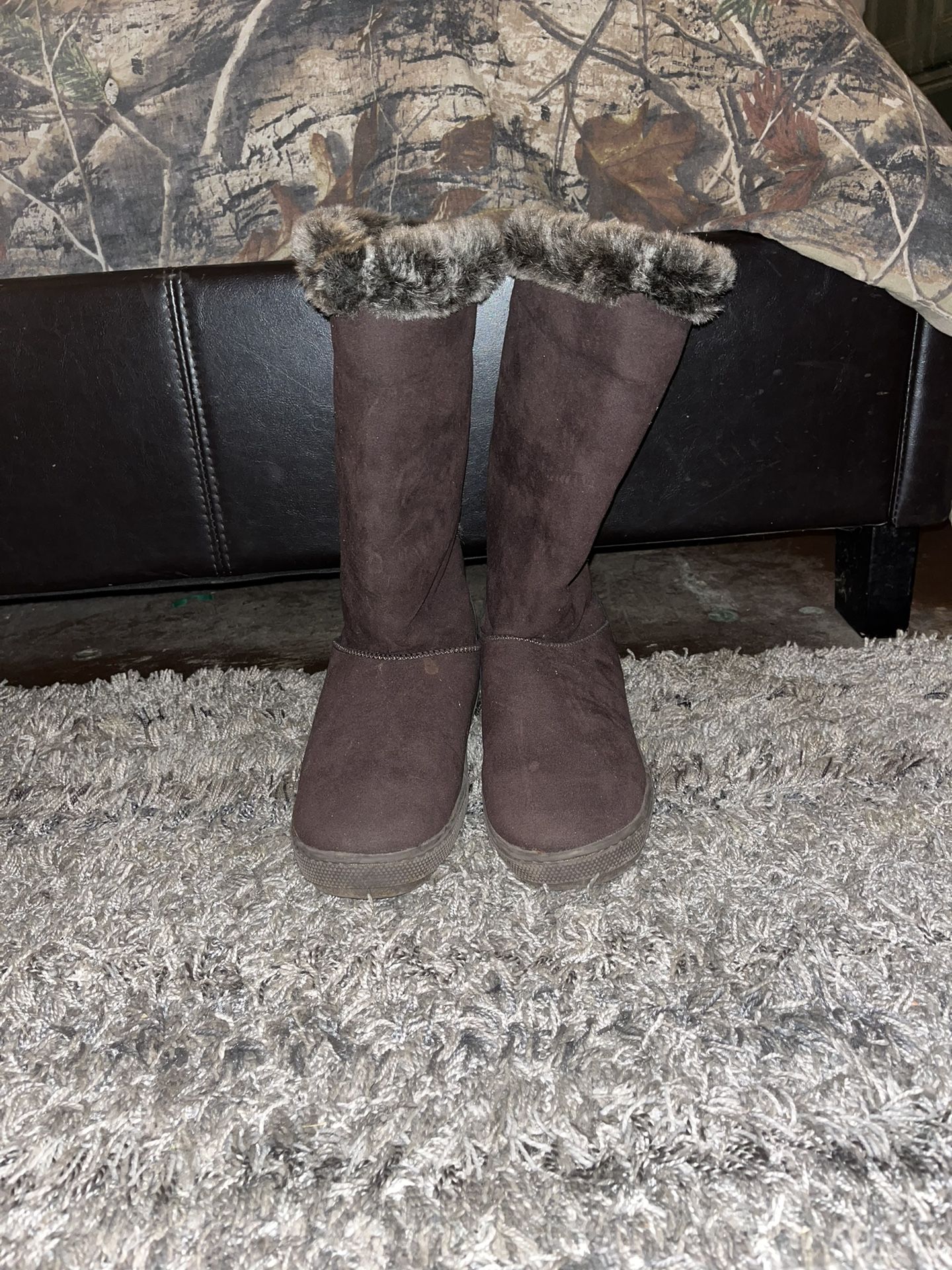 Woman’s Fur Boots