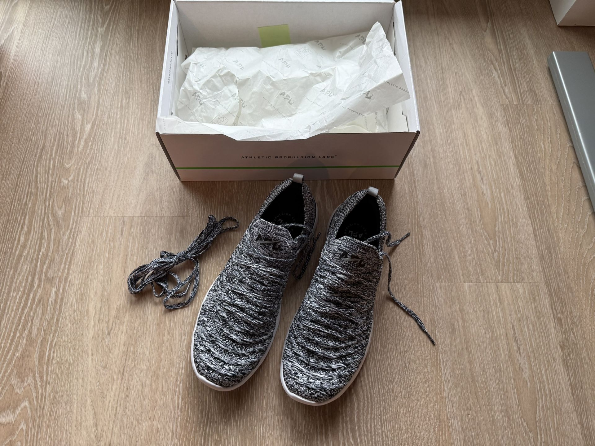 Athletic Propulsion Labs Men’s TechLoom Wave (Size 11.5)