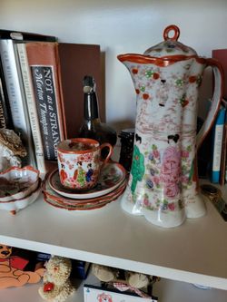 Japanese Porcelain Tea Set with Geisha Design