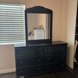 Dresser with Mirror 