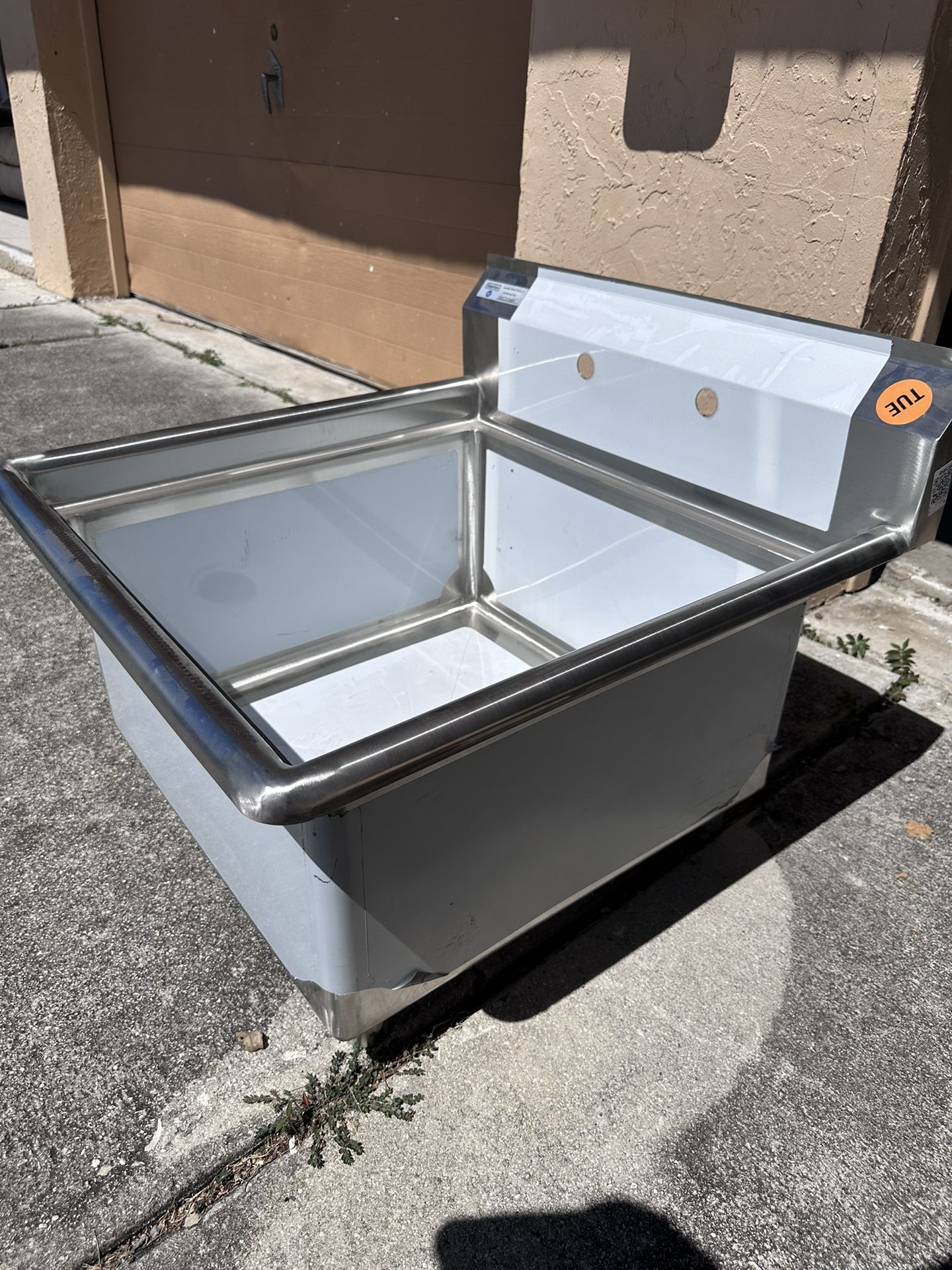Steelton 30" 18-Gauge Stainless Steel One Compartment Commercial Sink - 24" x 24" x 12" Bowl