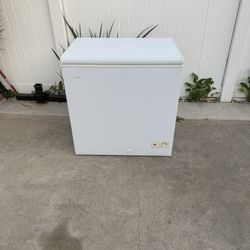 Vissani Freser https://offerup.com/redirect/?o=Ny4wLmN1 :manual Defrost Ches 