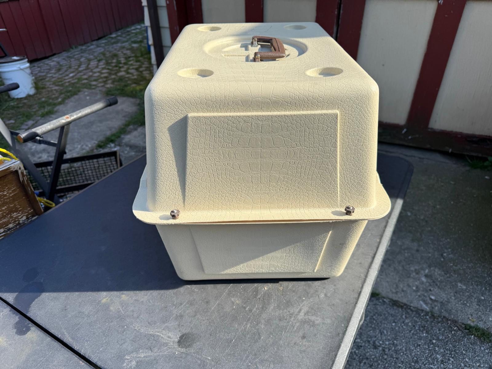 Pre-Owned 19” X 15” High Small Animal Carryin Cage with Steel 10” X 11” Self Locking Gate