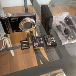 Panasonic LUMIX DMC-ZS1 Digital Camera