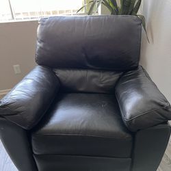 Black Leather Reclining Chair 