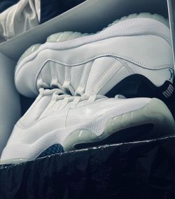 Like New!!! Jordan 11 Retro Low Legend Blue Men's 10.5