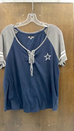 Dallas Cowboy shirt. Item No 244. (Shopgoodwill)