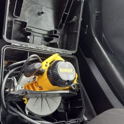 Dewalt Saw
