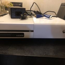 White Xbox One with 6 games and controller