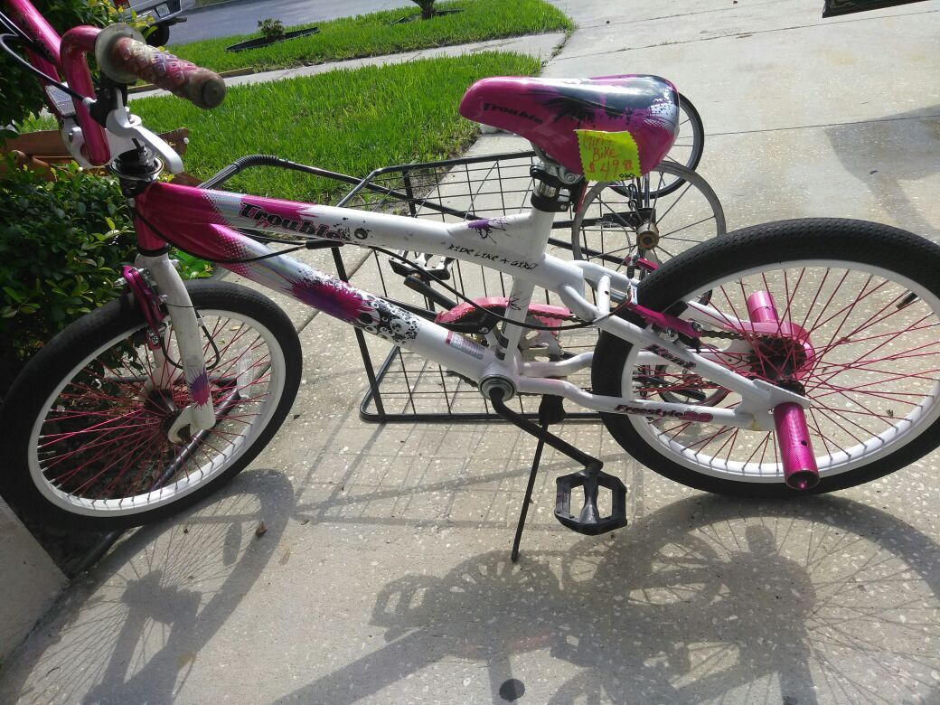 Girls BMX Pink Bike, Adjustable Seat