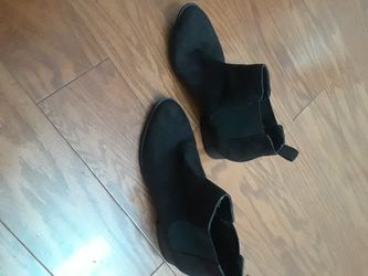 Size 8.5 winter boots
