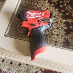 Milwaukee Taladro De Intacto 