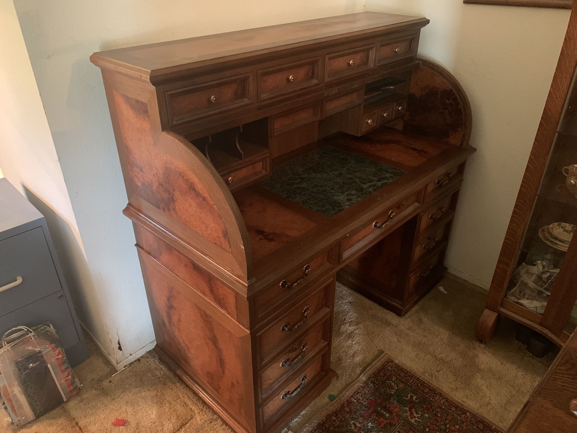 Free!! Roll Top Desk