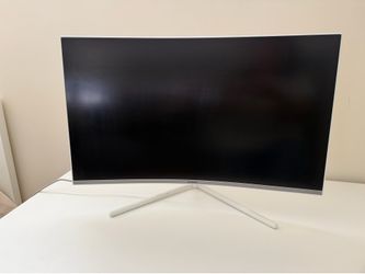 Samsung 32” 4K Curved Monitor (UR59C) – Excellent Condition