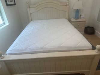 Cottage style queen bed and nightstand