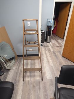 Wood ladder