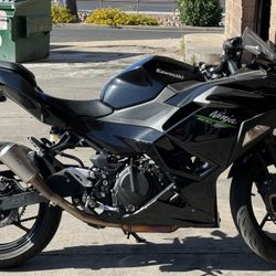 Kawasaki Ninja 500