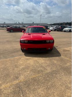 Beautiful 2014 Dodge Challenger!!