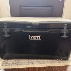 RARE!!! Black YETI Tundra 65 Cooler