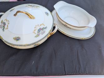Noritake round covered veg bowl and gravy boat.