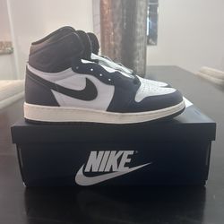 Air Jordan 1 Retro High OG Midnight Navy