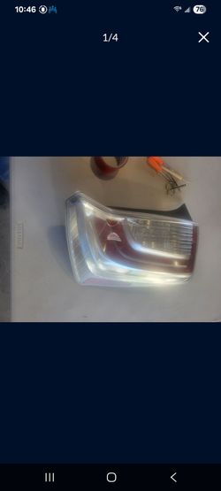 Toyota prius 2012 tail light driver side