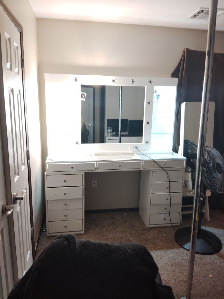 Vanity For Sale 500