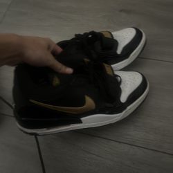 Court Vision Mid Nikes 