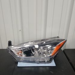 2017 2018 2019 2020 2021 2022 Nissan KICK LEFT DRIVER LH HEADLIGHT HEADLAMP OEM