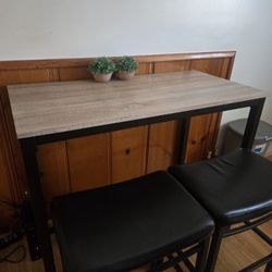 Bar Top Table And Bar Stools 