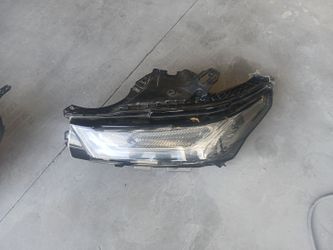 2022-2024 Chevy Traverse headlight