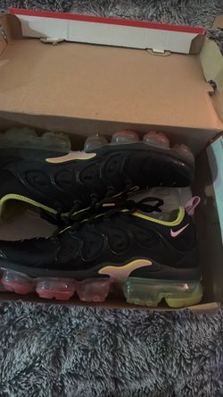 Nike Air VaporMax Plus Sneakers