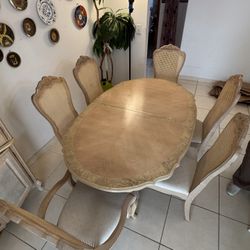 Oval Shaped Dining Table With 6 Chairs By SINGER FURNITURE COMPANY