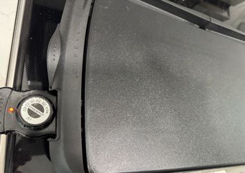 Like new Presto electric griddle,if it’s posted it’s available. .see map for approx pick up