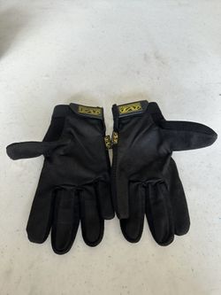 Mechanics Wear Gloves