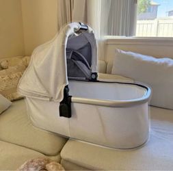 Uppababy bassinet white limited edition